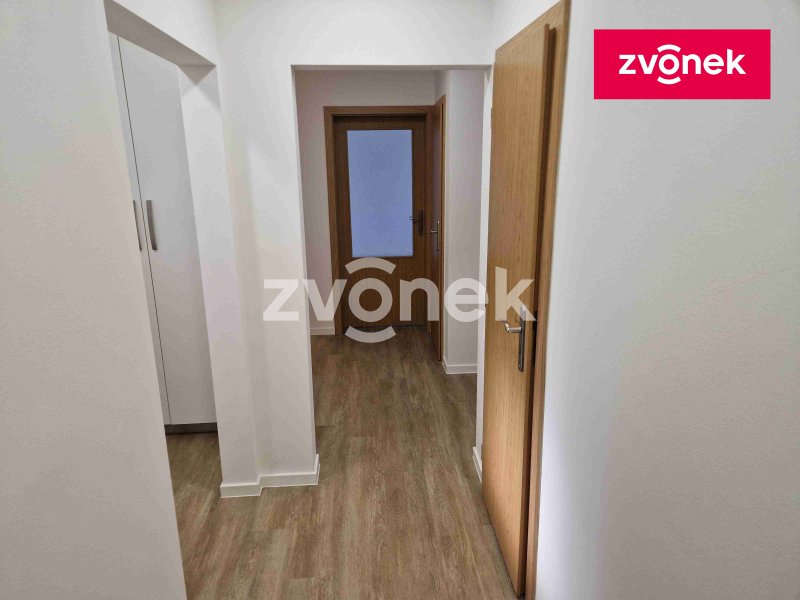 Prodej bytu 4+1 po celkové rekonstrukci na sídlišti v Mařaticích.