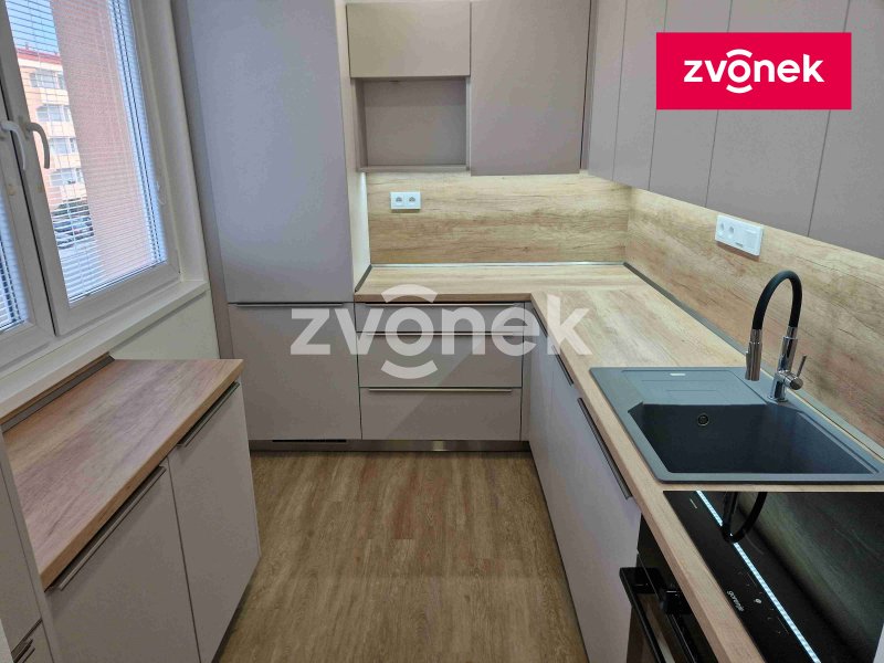 Prodej bytu 4+1 po celkové rekonstrukci na sídlišti v Mařaticích.