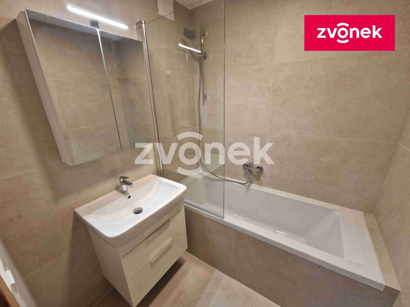 Prodej bytu 4+1 po celkové rekonstrukci na sídlišti v Mařaticích.