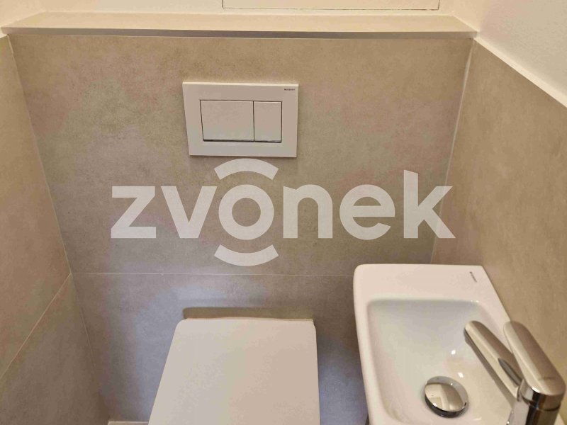 Prodej bytu 4+1 po celkové rekonstrukci na sídlišti v Mařaticích.