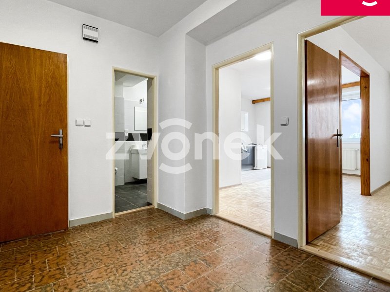 Prostorný byt 3+1 po rekonstrukci s balkonem, parkováním v 1. NP Rodinného domu - Kunovice