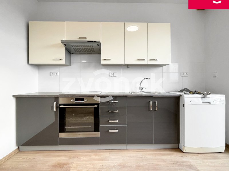 Byt 3+1 po rekonstrukci s balkonem, parkováním v 2. NP Rodinného domu - Kunovice