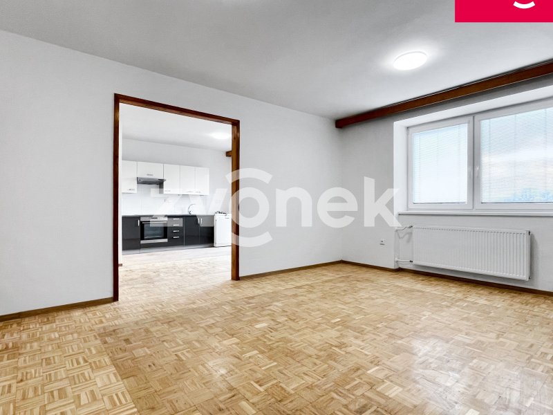 Byt 3+1 po rekonstrukci s balkonem, parkováním v 2. NP Rodinného domu - Kunovice