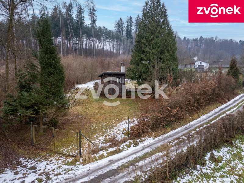 Prodej slunného pozemku s chatkou v Malenovicích, 616 m²