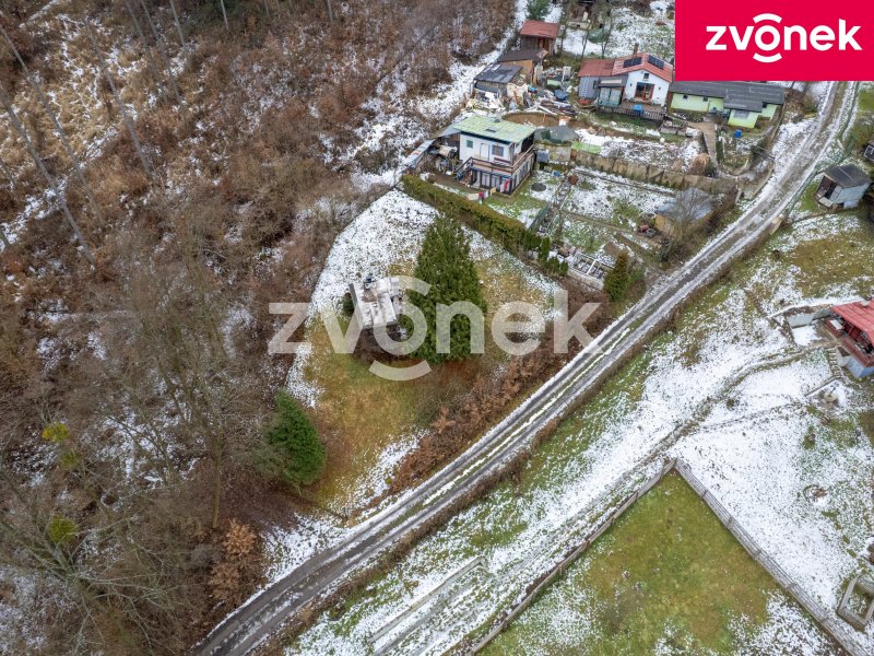 Prodej slunného pozemku s chatkou v Malenovicích, 616 m²