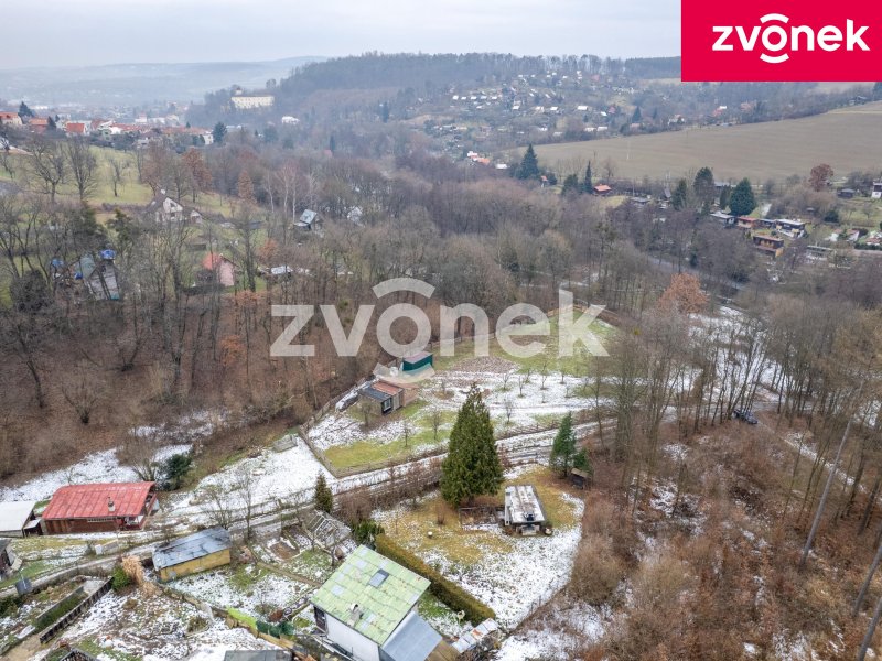 Prodej slunného pozemku s chatkou v Malenovicích, 616 m²