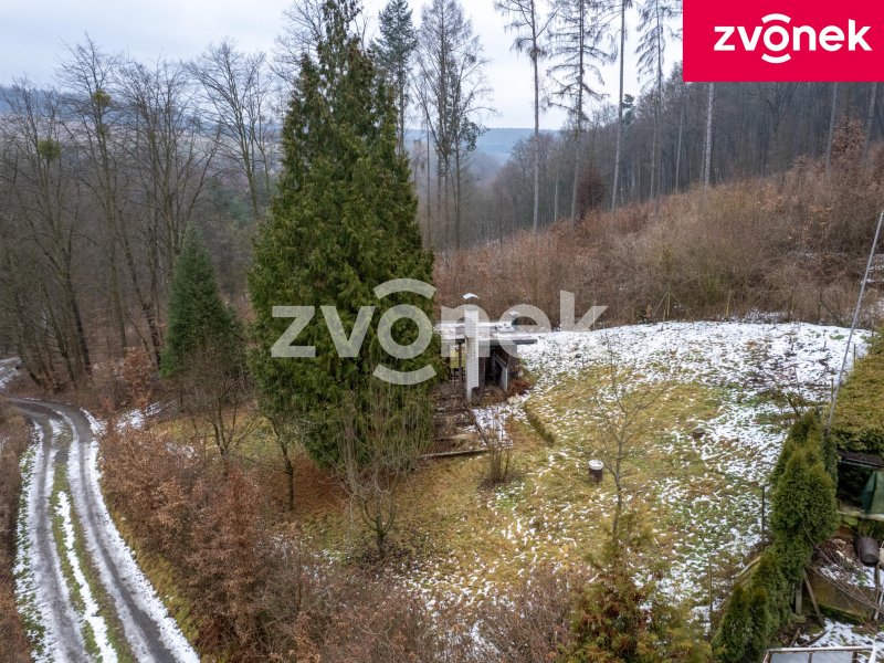 Prodej slunného pozemku s chatkou v Malenovicích, 616 m²