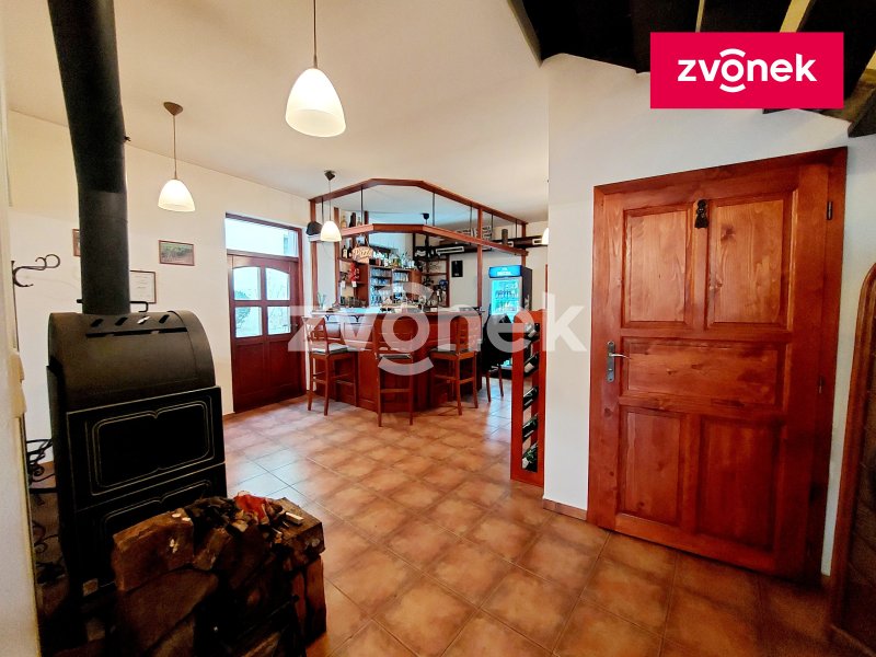 Pronájem zavedené restaurace s penzionem – Vlčnov