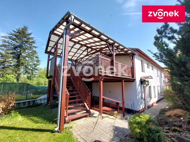 Pronájem zavedené restaurace s penzionem – Vlčnov