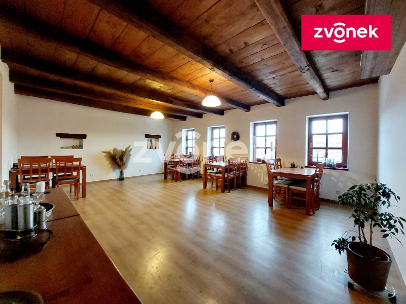 Pronájem objektu s ubytováním a restaurací – Vlčnov