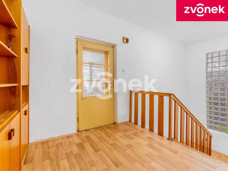 Prvorepubliková vila s bazénem a velkým pozemkem u centra Zlína – Tř. T. Bati