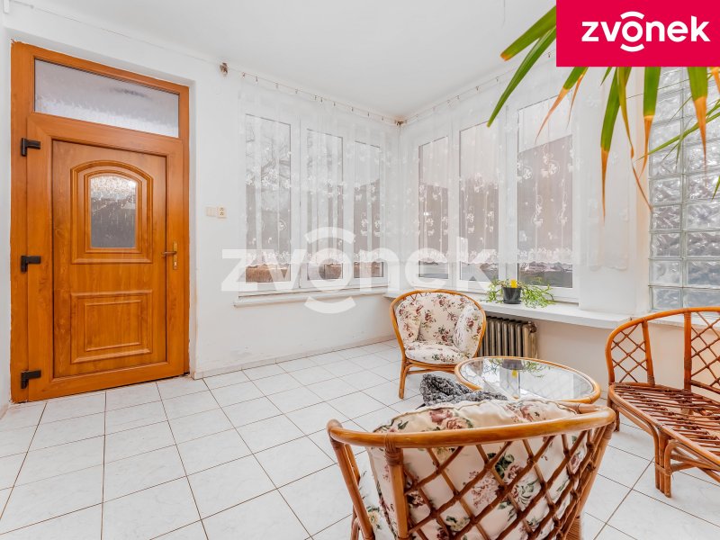 Prvorepubliková vila s bazénem a velkým pozemkem u centra Zlína – Tř. T. Bati