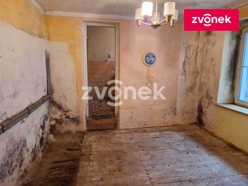 Prodej rodinného domu 2+1 v Hluku.