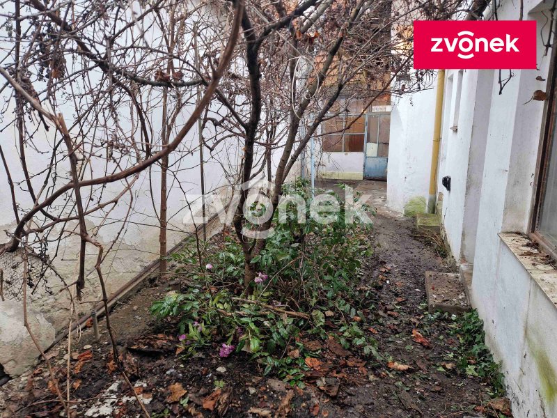 Prodej rodinného domu 2+1 v Hluku.