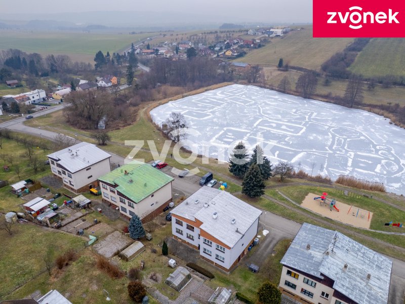 Víc než jen byt: 3+1 s výhledem na rybník, vlastní garáží, zahrádkou v Lukově