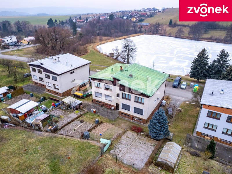 Víc než jen byt: 3+1 s výhledem na rybník, vlastní garáží, zahrádkou v Lukově