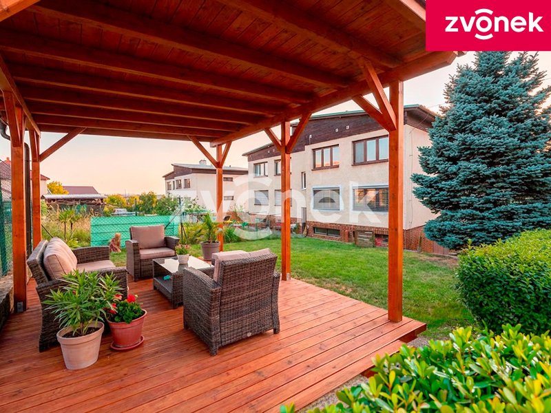 Víc než jen byt: 3+1 s výhledem na rybník, vlastní garáží, zahrádkou v Lukově