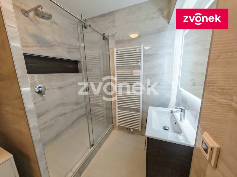 Vybavený 3+kk s terasou, stání, ihned!