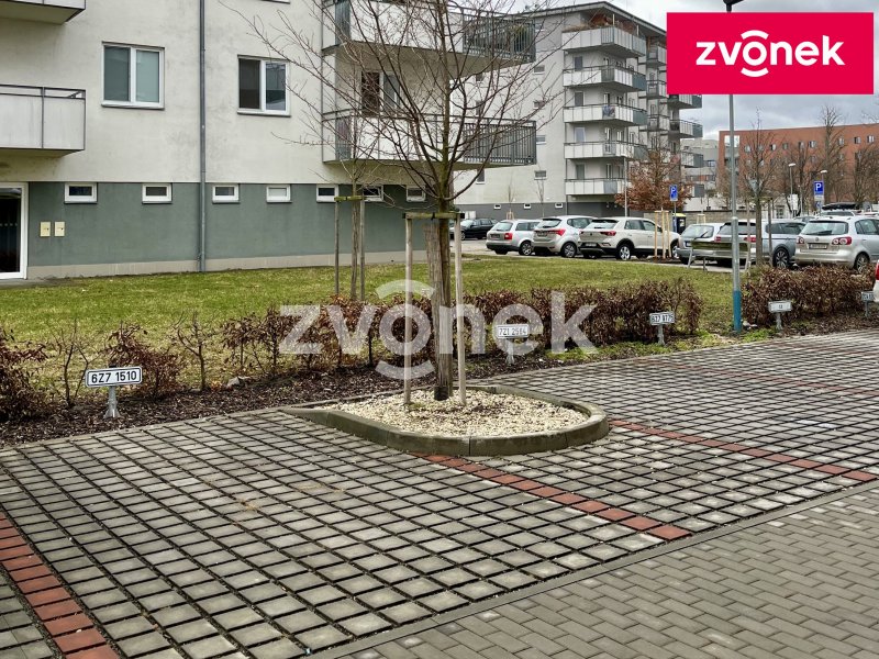 Pronájem parkovacího místa vedle nemocnice - ul. Zahrádky