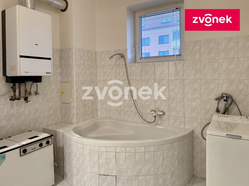 Prodej bytu 2+1 s lodžií a garáží Kroměříž, Talichova