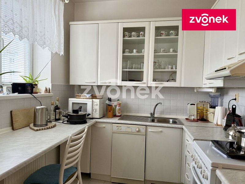 Prodej bytu 2+1 s lodžií a garáží Kroměříž, Talichova