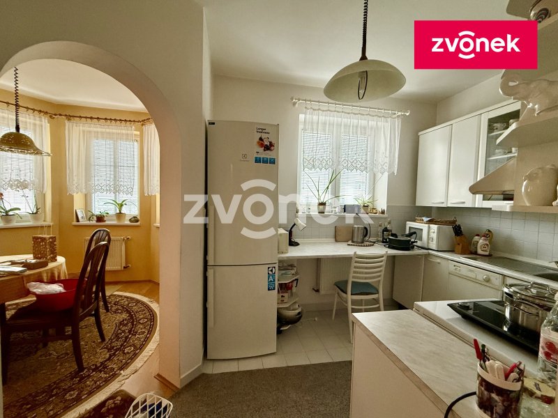 Prodej bytu 2+1 s lodžií a garáží Kroměříž, Talichova