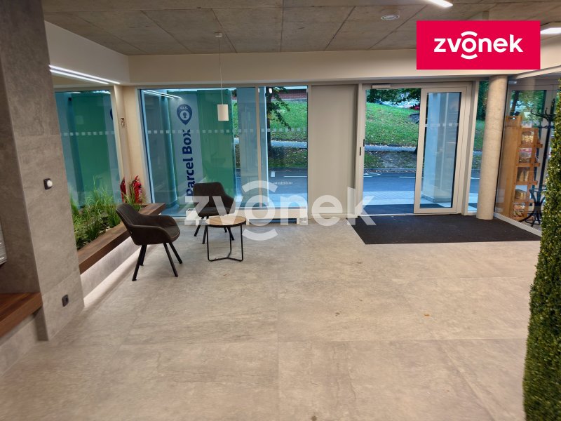 Garážové stání se sklepem v novostavbě, Zlín - Nad Stráněmi