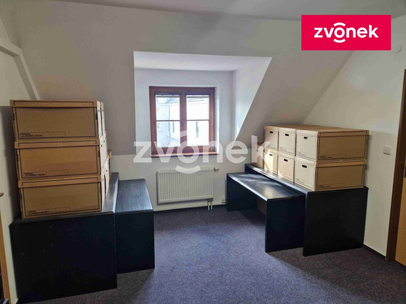 Pronájem kanceláří v centru Uh.Hradiště.