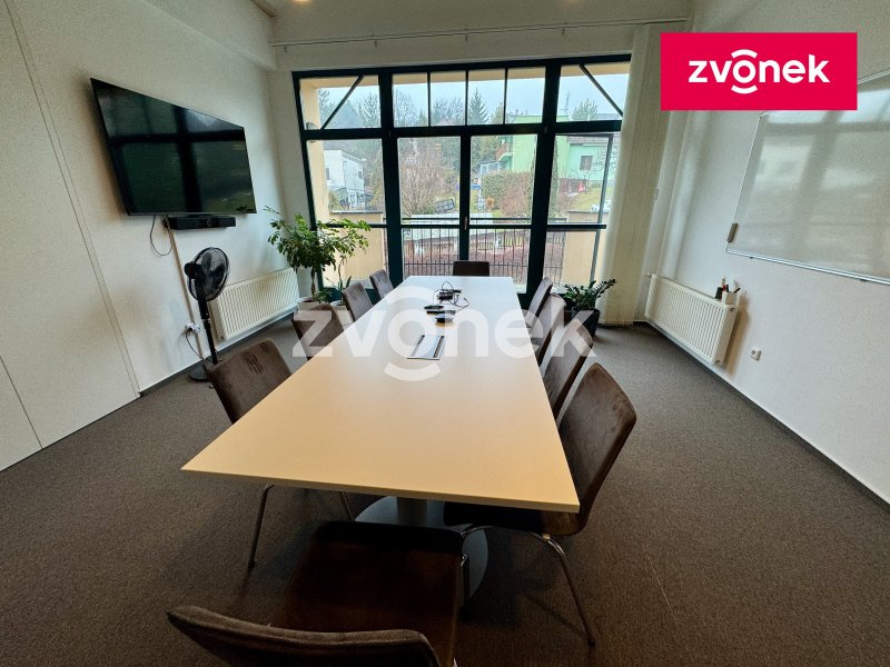Pronájem kancelářské budovy Zlín - Vršava