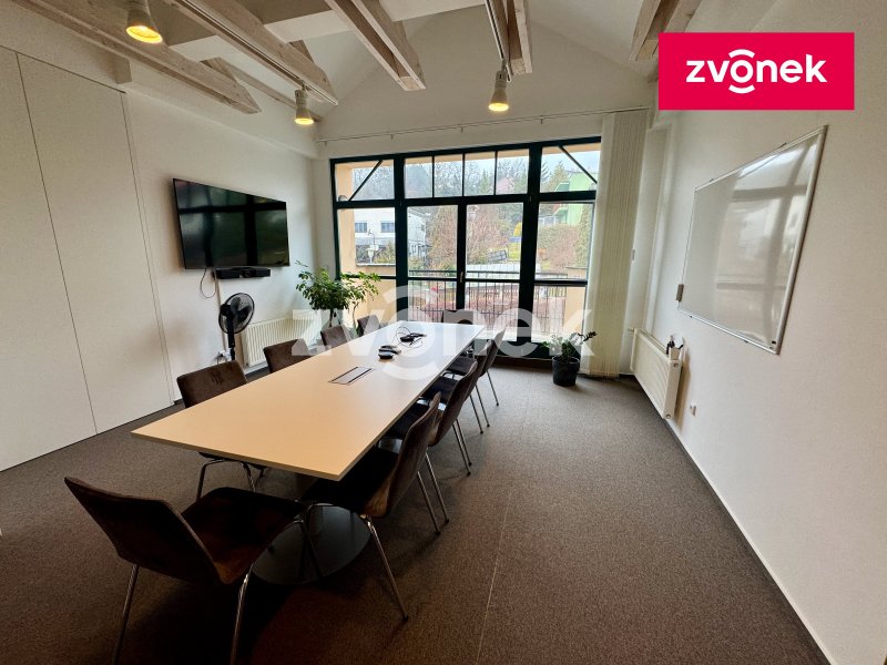Pronájem kancelářské budovy Zlín - Vršava