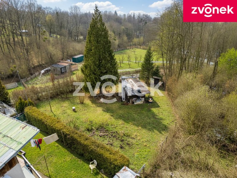 Prodej slunného pozemku s chatkou v Malenovicích, 616 m²