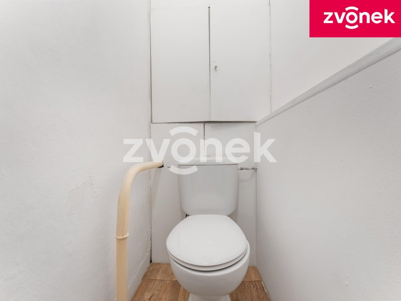 Prodej bytu 1+1, 34 m² + balkon + 2 sklepy, Bojkovice – ul. Tovární