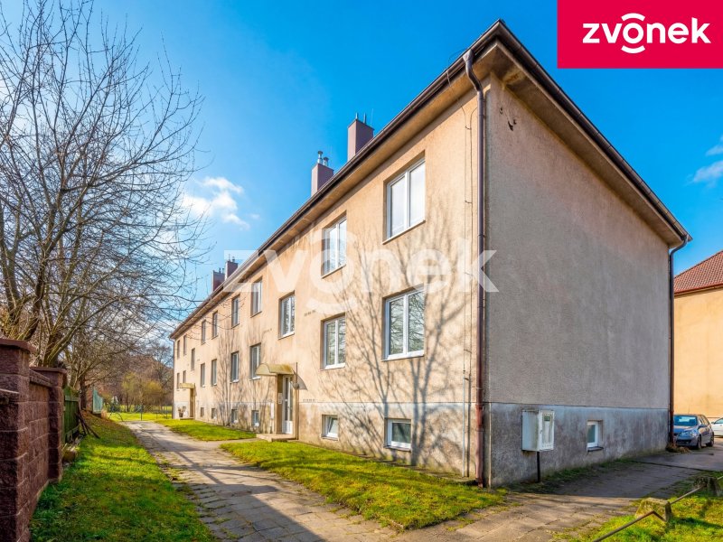 Prodej bytu 1+1, 34 m² + balkon + 2 sklepy, Bojkovice – ul. Tovární