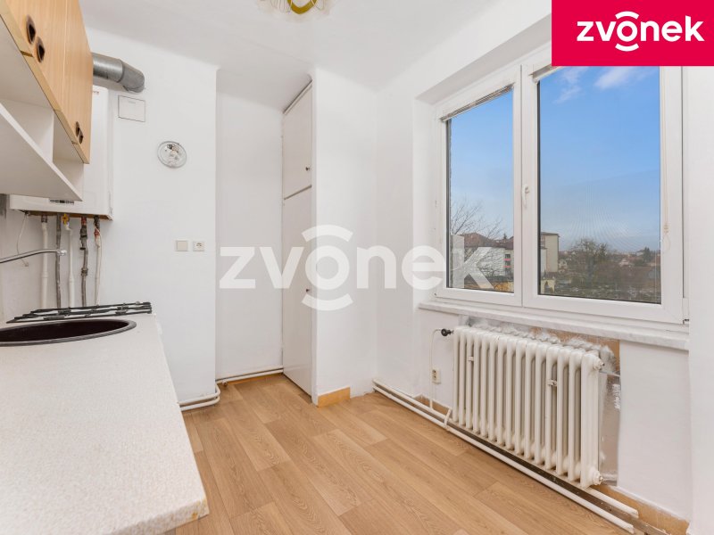 Prodej bytu 1+1, 34 m² + balkon + 2 sklepy, Bojkovice – ul. Tovární
