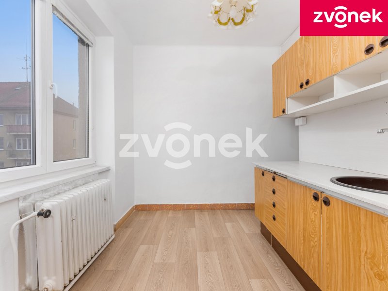 Prodej bytu 1+1, 34 m² + balkon + 2 sklepy, Bojkovice – ul. Tovární