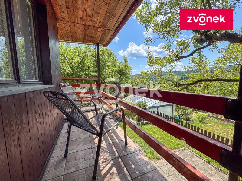 Chata Zlín - Malenovice, velká zahrada 367 m2, skleník