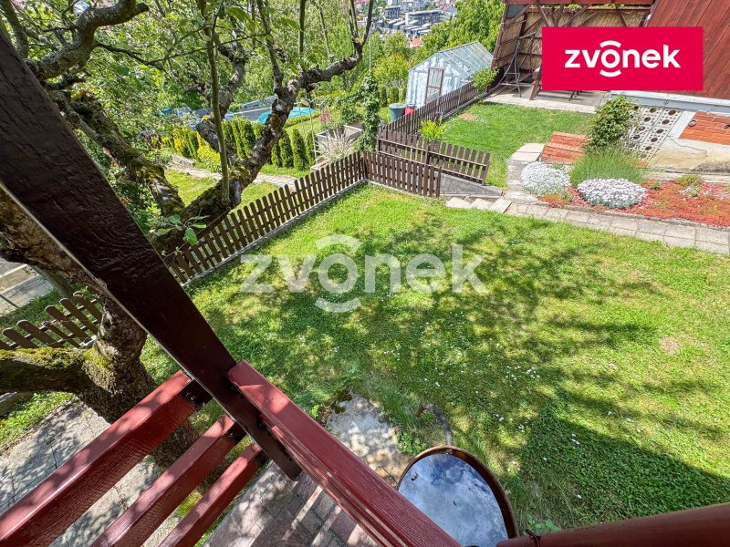 Chata Zlín - Malenovice, velká zahrada 367 m2, skleník