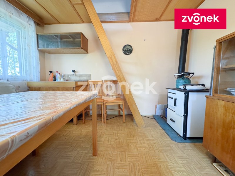Chata Zlín - Malenovice, velká zahrada 367 m2, skleník