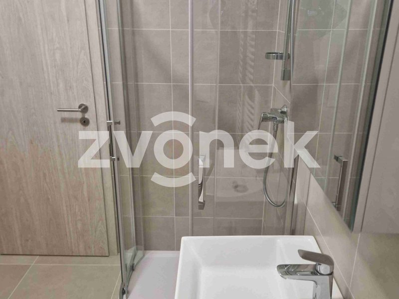 Pronájem novostavby bytu 1+kk na Zahrádkách.