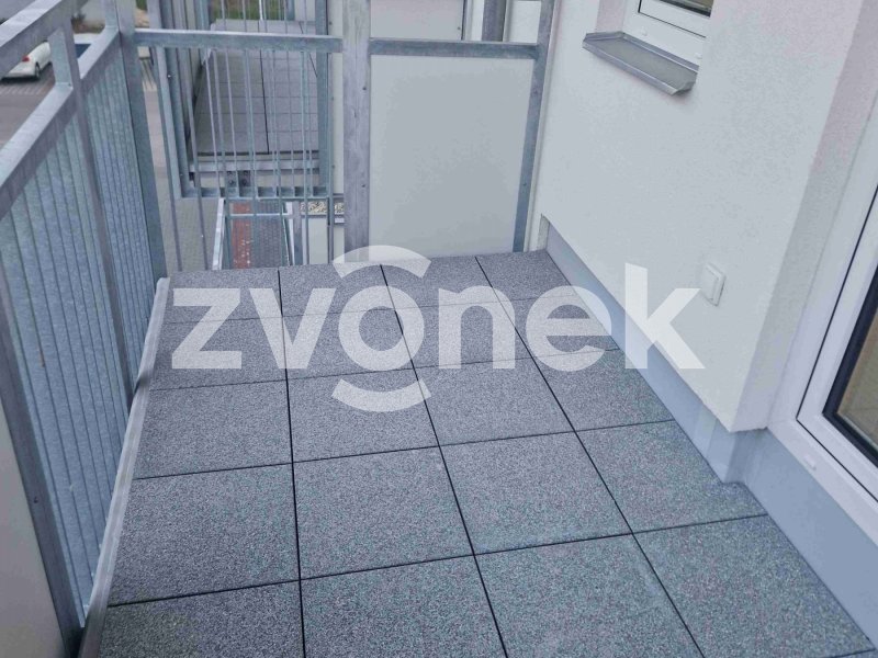 Pronájem novostavby bytu 1+kk na Zahrádkách.