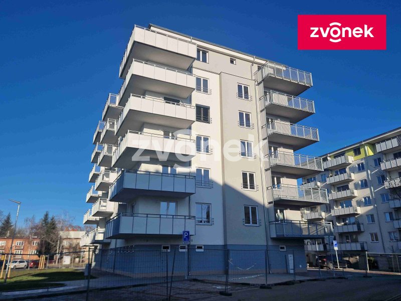 Pronájem novostavby bytu 1+kk na Zahrádkách.