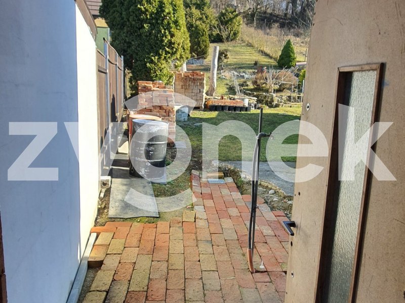 Prodej rodinného domu - Strabenice, Litenčice