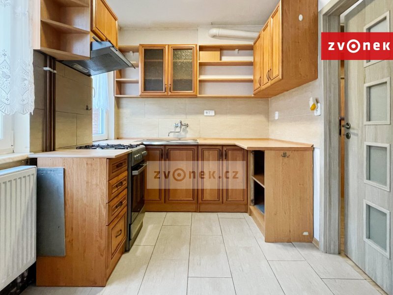 Pronájem Baťovského čtvrtdomku s vlastní garáží a venkovním krytým posezením, Zlín - Letná