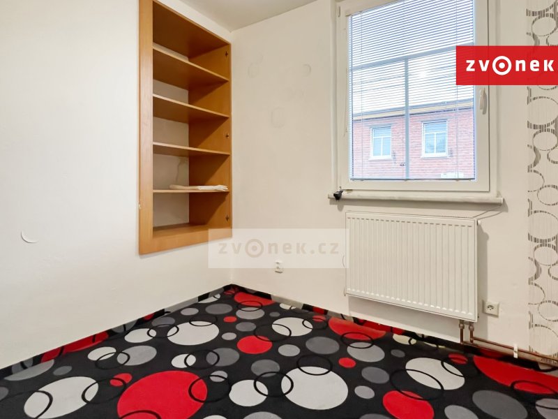 Pronájem Baťovského čtvrtdomku s vlastní garáží a venkovním krytým posezením, Zlín - Letná