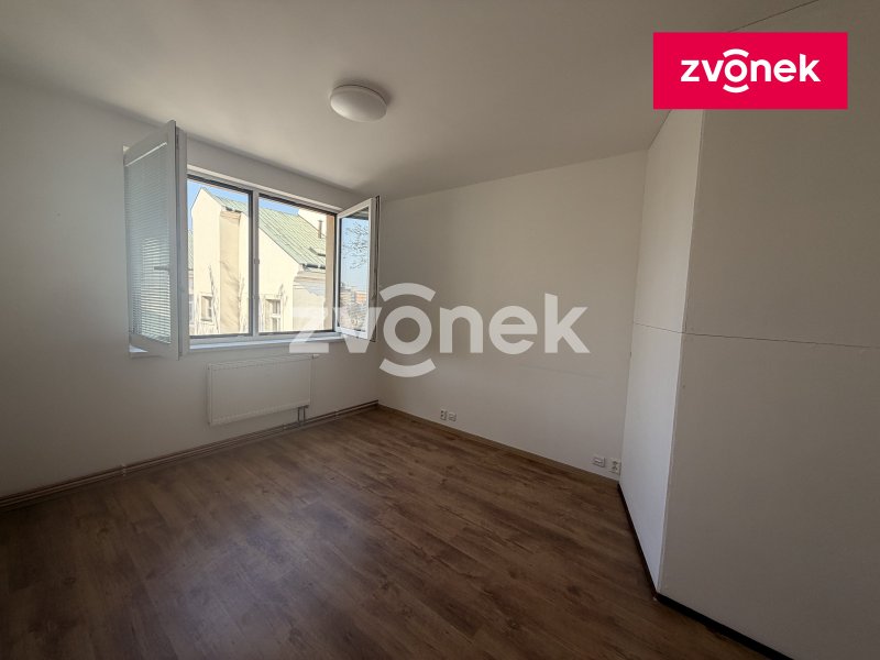 Pronájem kancelářských prostor 100m² - Ulice Školní, Centrum Zlína