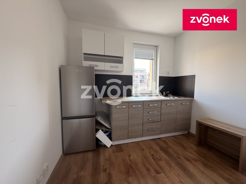 Pronájem kancelářských prostor 100m² - Ulice Školní, Centrum Zlína