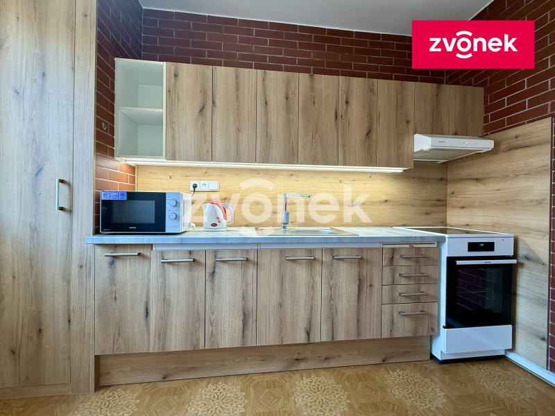 4+1, prostorný byt s lodžií, pěkné a klidné prostředí Otrokovic