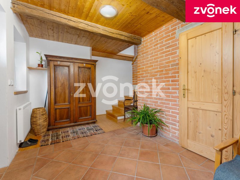 Rodinný dům s investičním potenciálem – Hvozdná u Zlína