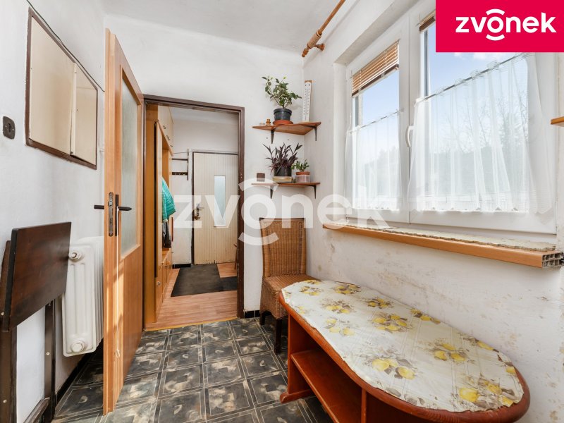 Rodinný domek Bohuslavice u Zlína, garáž, zahrada