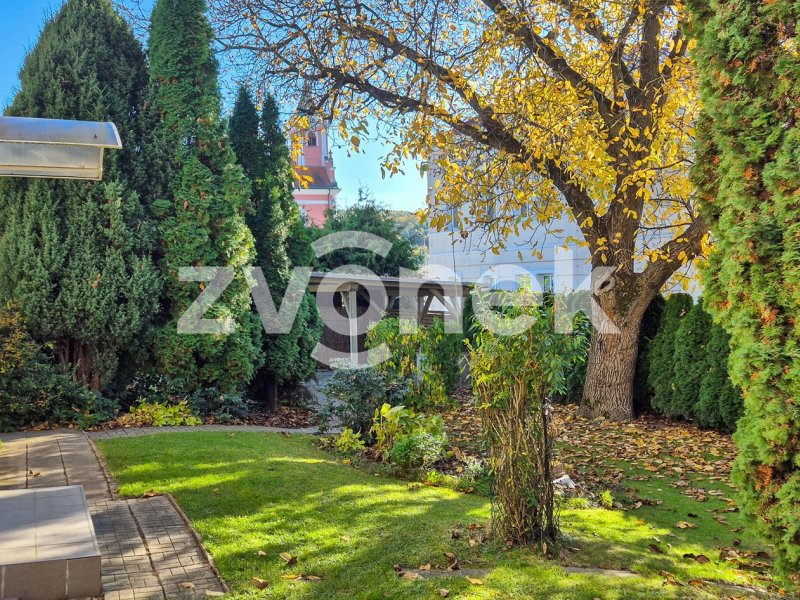 Rodinný dům Zlín - Kostelec, zahrada, 2 parkovací stání